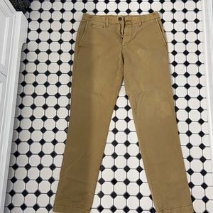 Men’s khaki pants